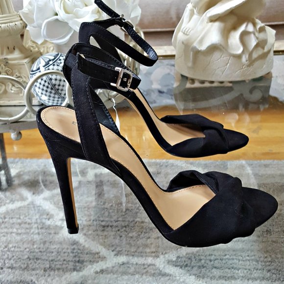 NWT! FAUX Suede HEELED Sandals By EXPRESS SZ 9 - Picture 2 of 4